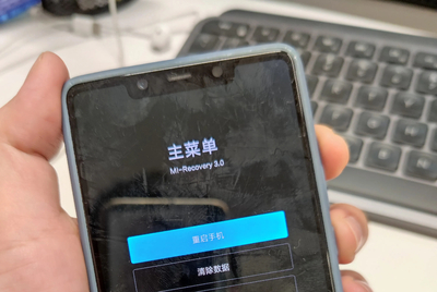 如何使用小米手机助手（MiPhoneAssistant）进行刷机？